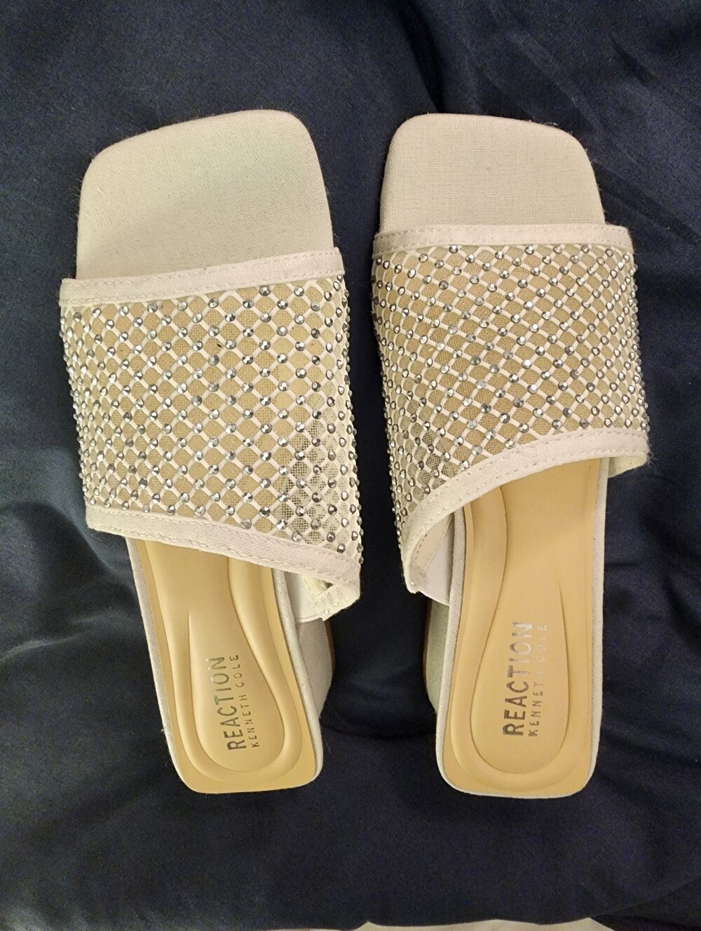 NWOT Kenneth Cole Reaction White Crystal-Embellished Slide Mules Size 7